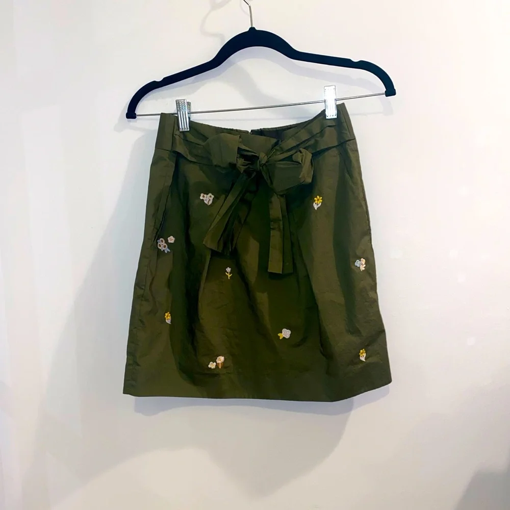 🍃 J.Crew Floral Embroidered Tie-Waist Skirt – Size 2